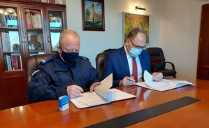 podpisanie porozumienia w sprawie policyjnych patroli ponadnormatywnych