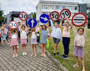 Wakacyjne warsztaty z wizytą w radomszczańskiej komendzie.