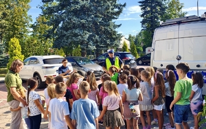 Bezpieczna droga do szkoły – policjanci edukują najmłodszych.