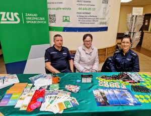 POLICJANCI Z RADOMSKA O BEZPIECZEŃSTWIE SENIORÓW.