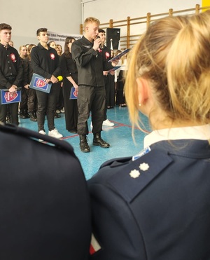 Uroczystość ślubowania klas mundurowych