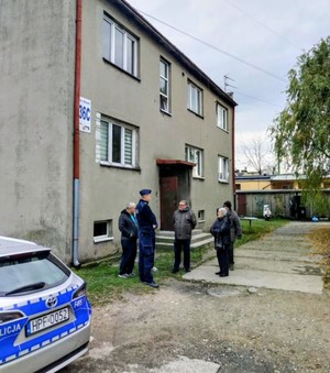 Dzielnicowy spotkał się z mieszkańcami TBS w Radomsku.