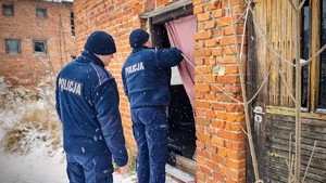 Policjanci regularnie kontrolują pustostany