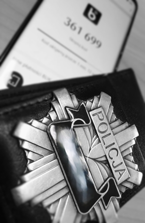 Telefon z numerem BLIK.