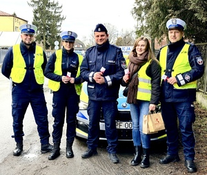 Policjanci i pracownicy Urzędu Miasta.