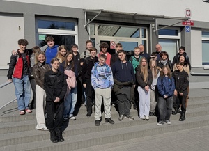 Młodzież z wizytą w radomszczańskiej komendzie.