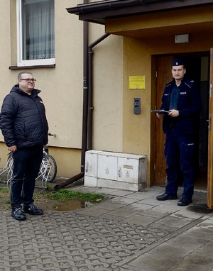Dzielnicowy działa dla bezpieczeństwa mieszkańców.