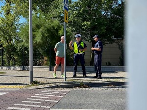Kontrole dróg w rejonie placówek oświatowych.