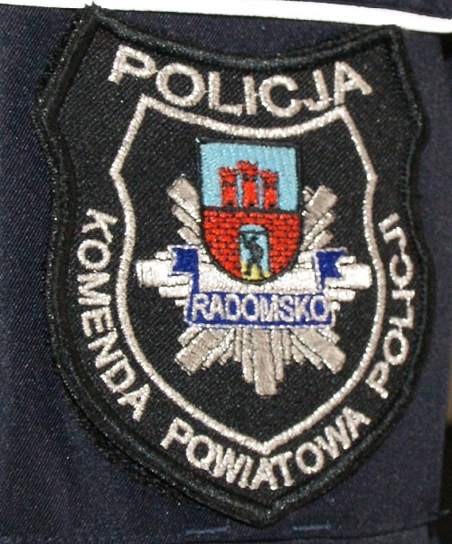 naszywka na rekaw munduru z napisem Policja Komenda Powiatowa Policji  Radomsko
